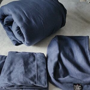 Cuddl Duds California King Navy Blue Fleece Sheet Set.